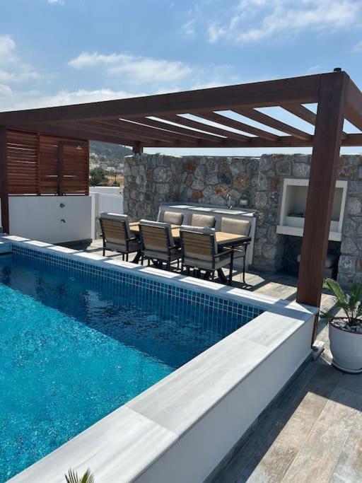 Penthouse Med Privat Saltvannsbasseng Pa Esentepe Beach Kyrenia  Exteriör bild